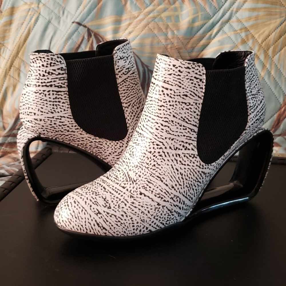 Jady Rose Open Wedge Bootie